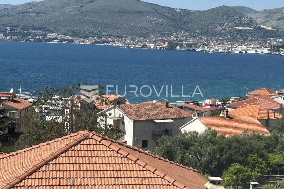 trogir, okrug, trosoban stan na prvom katu neto korisne površine 120 m2 - slika 17
