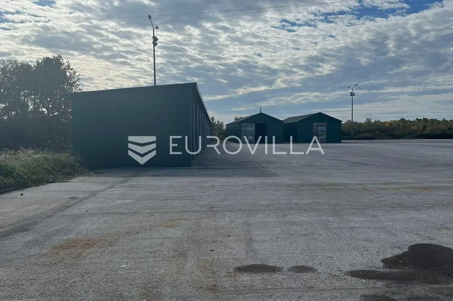 dugo selo, poslovna zona, skladišni prostor s dvije hale 500 m2, natkriveni prostor 640 m2 - slika 12