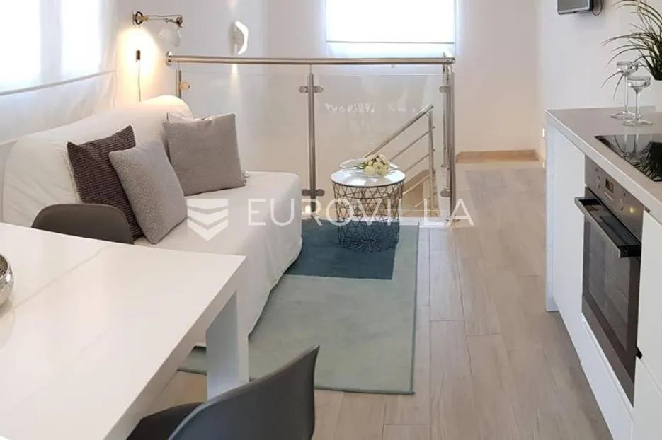 premantura, kuća s četiri apartmana i bazenom - slika 20