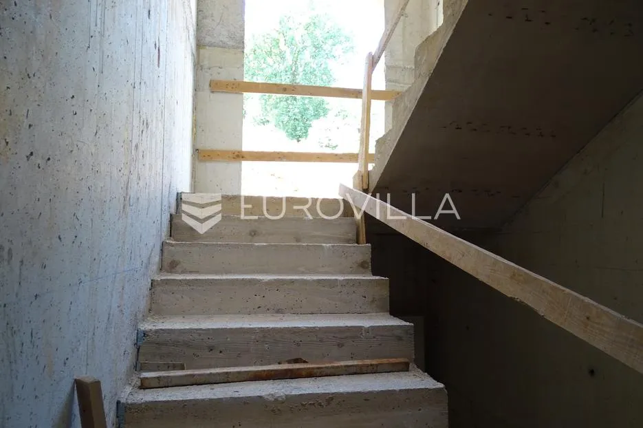 lovran, penthouse s vrtom, terasama površine 204,78 m² - slika 5