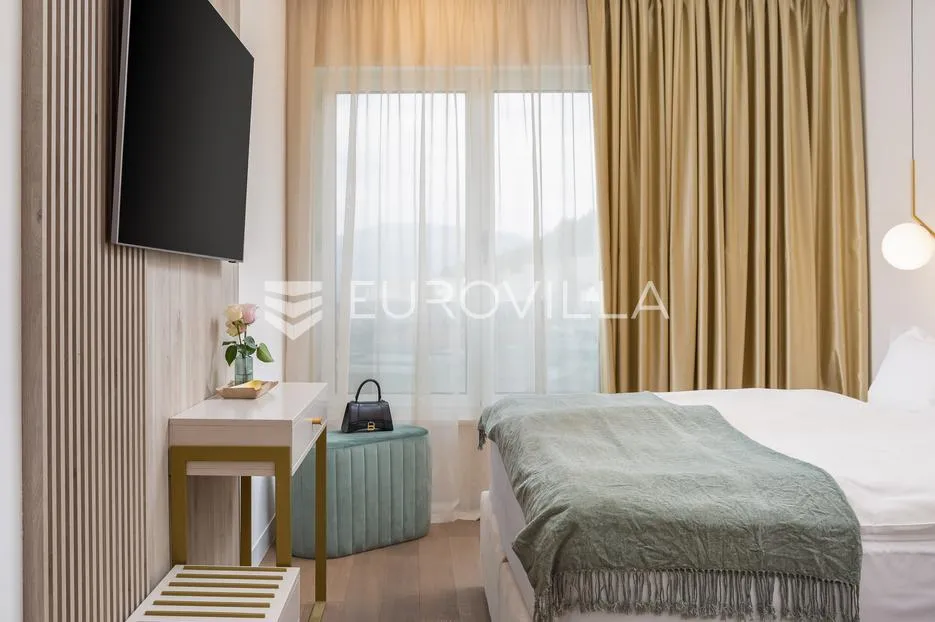 podstrana, luksuzna vila s bazenom i spa zonom - slika 25