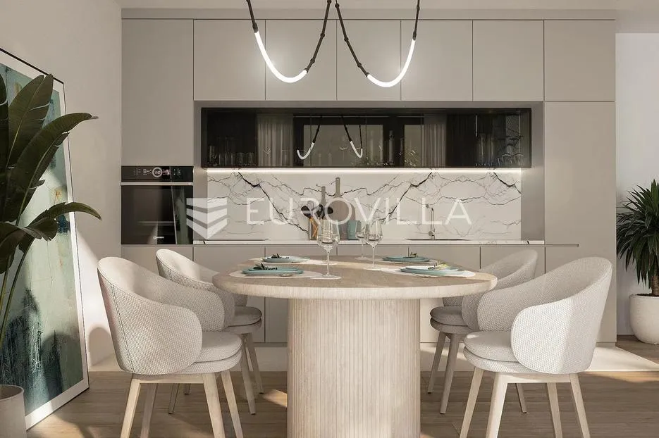 Rijeka, Kantrida, luksuzan četverosoban stan NKP 102 m2 u novogradnji