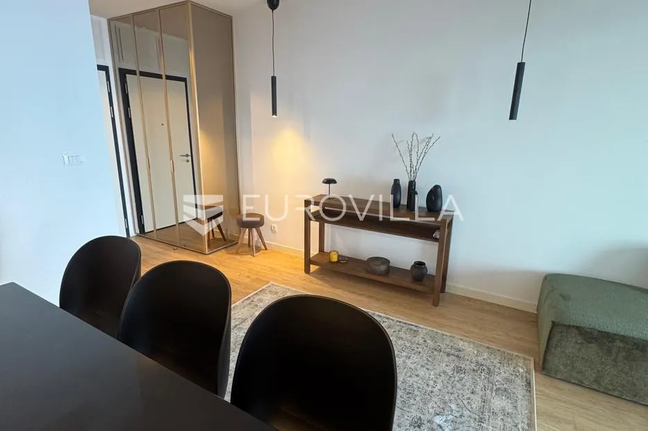 split, bel etage 2, luksuzan jednosoban stan s garažnim mjestom - slika 19