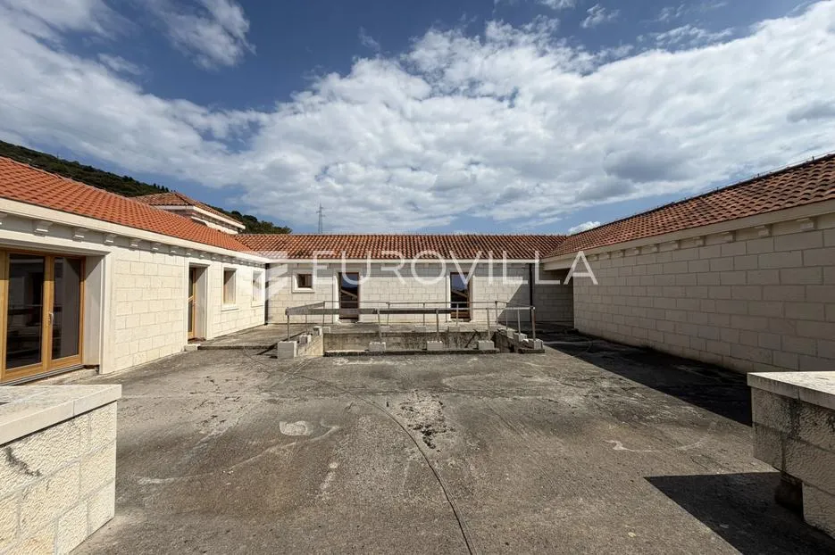 brač, nerežišća, kamena vila na prostranom imanju od 28.122 m² - slika 13