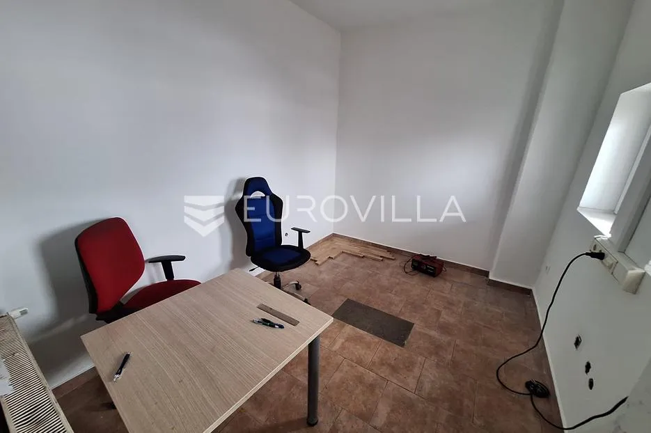 karlovac, ilovac, skladište 3300 m², odlična lokacija - slika 7