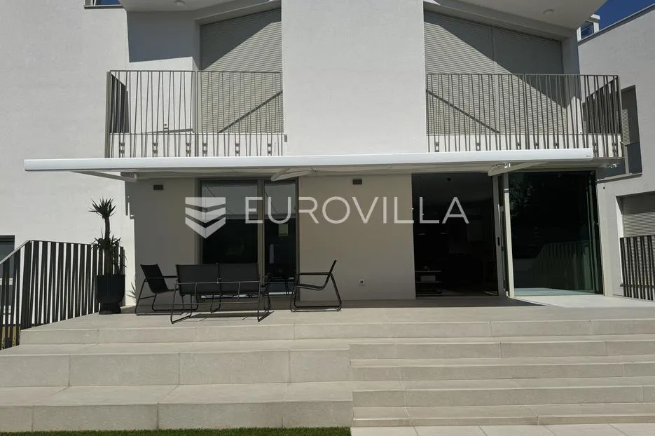 istra, rovinj, moderan stan s dvije spavaće sobe 101 m², vrtom i ograđenim parkirnim mjestom - slika 27