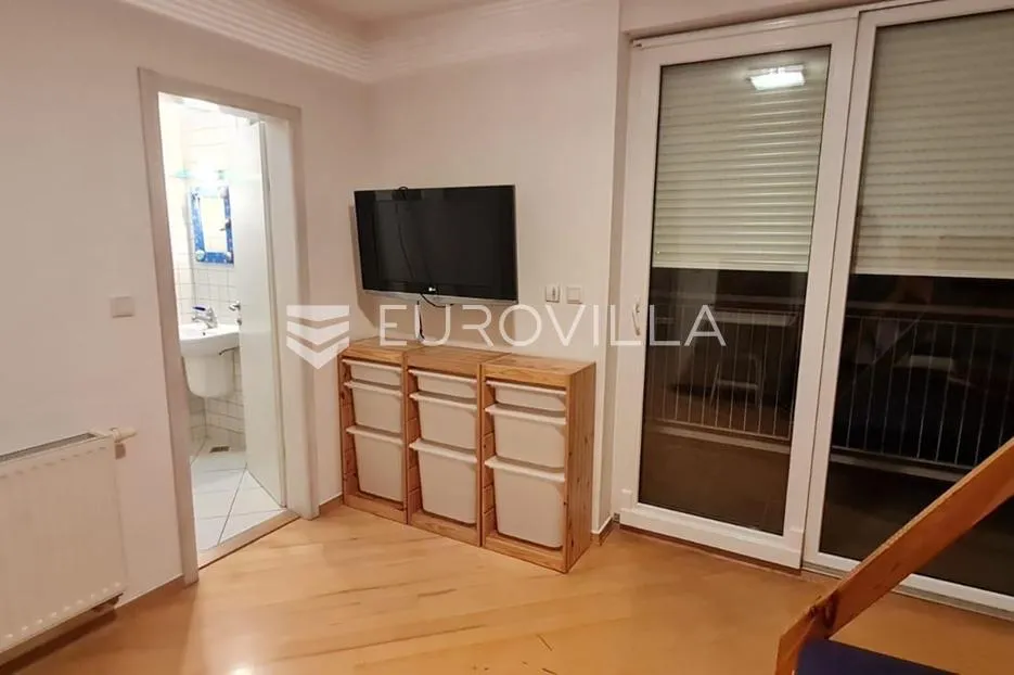 zagreb, stenjevec, dvoetažan četverosoban penthouse 150 m² - slika 10