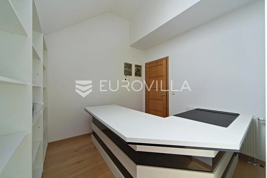 osijek, gornji grad, najam, dvoetažni stan uredi 243 m² zatvorenog prostora - slika 9