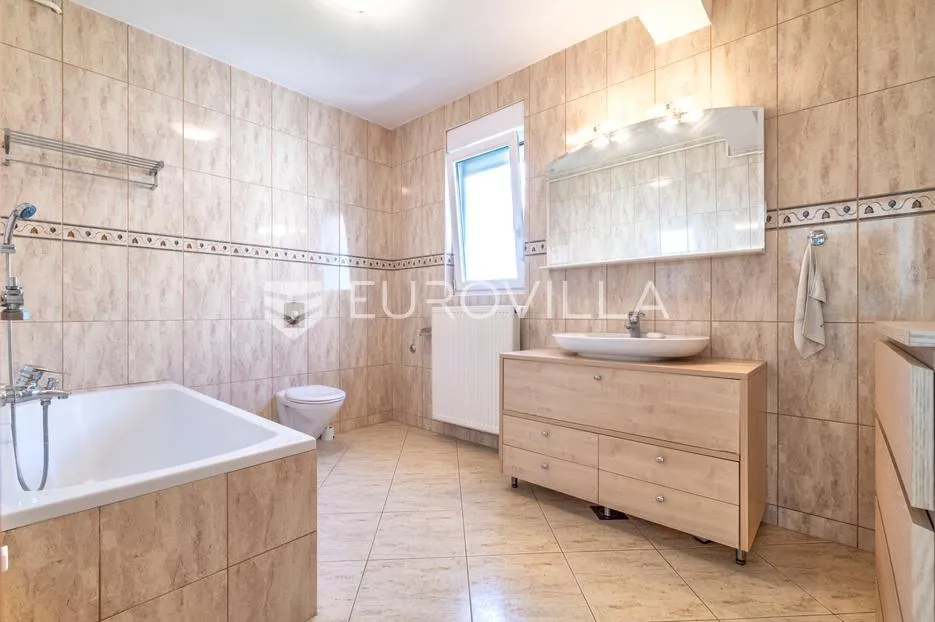 zagreb, gornje prekrižje, šestinski vrh, prekrasna kuća sa panoramskim pogledom, 240 m² - slika 7