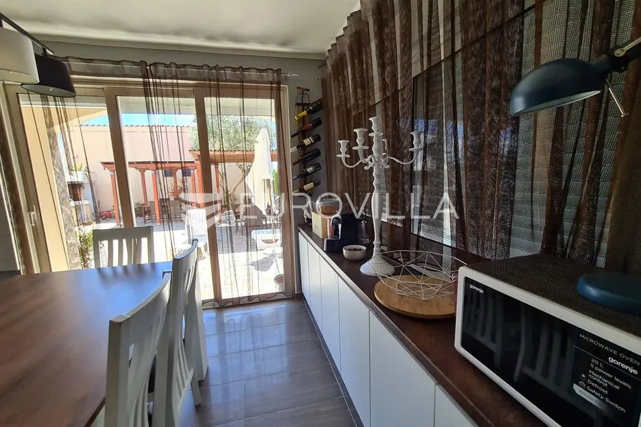 zadar, privlaka, moderna kuća sa tri apartmana u blizini mora - slika 14