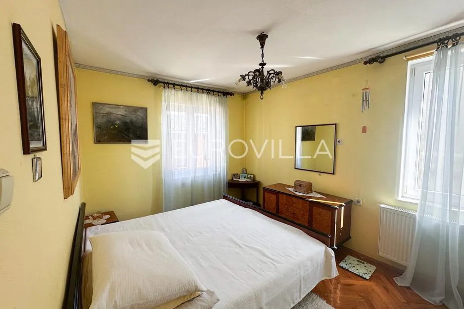 vinkovci, centar, 249.54 m² kuća na 3 etaže pomoćna zgrada te garaža - slika 5