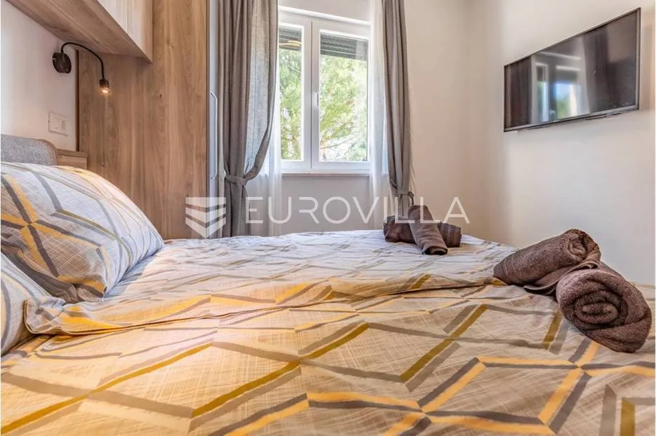 pula, valdebek - prekrasna moderna dvojna kuća, nkp 76.87 m2 - slika 11