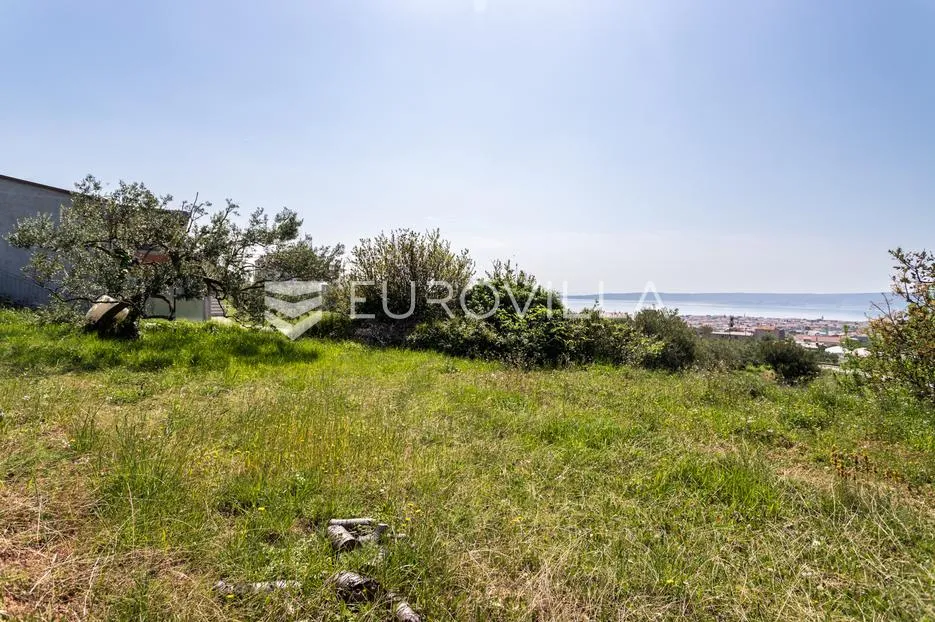 kaštel stari, samostojeća prizemnica površine 74 m², položena na zemljištu površine 1017 m² - slika 8