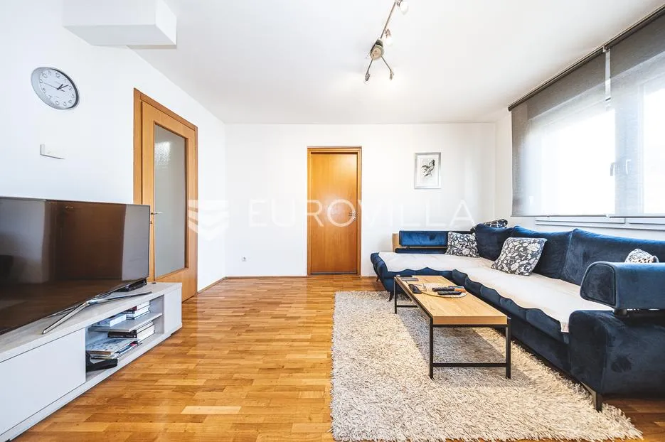 zagreb, bleiweisova, prekrasan dvosoban stan 55 m² - slika 3