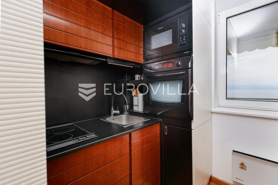 lovran, centar, prekrasan dvosoban stan 44 m², panoramski pogled na more - slika 5