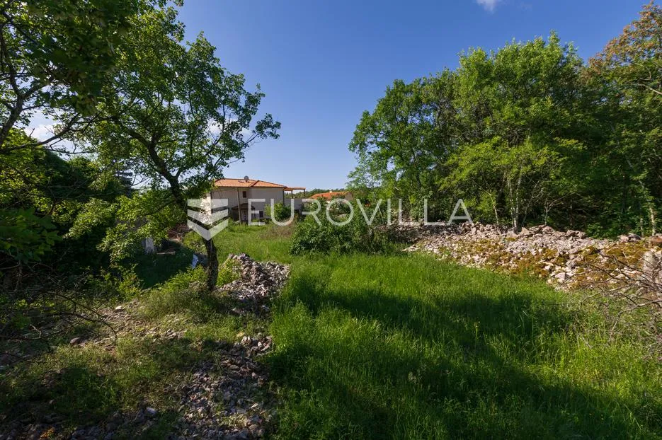 otok krk, gostinjac, ucrtana starina i 3 građevinske čestice površine 950 m² - slika 7