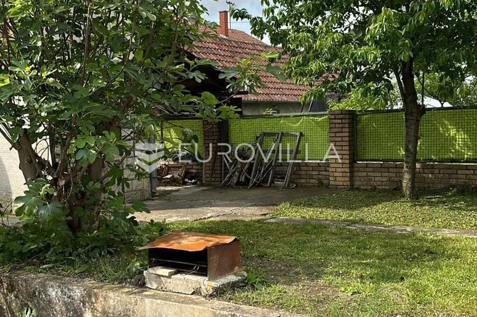 županja, prostrana samostojeća kuća s odličnim potencijalom - slika 3