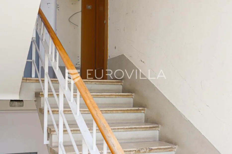 zadar, centar, kolovare prekrasan stan prvi red do mora s garažom i parking mjestom 135 m² - slika 5