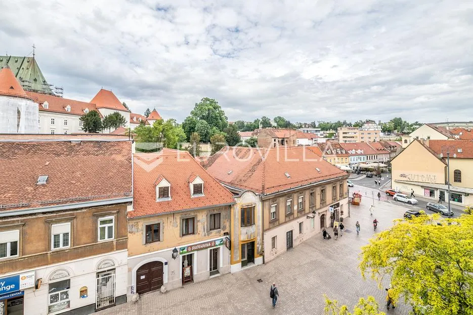 zagreb, centar, dvosoban stan 59 m² s pogledom na katedralu - slika 8