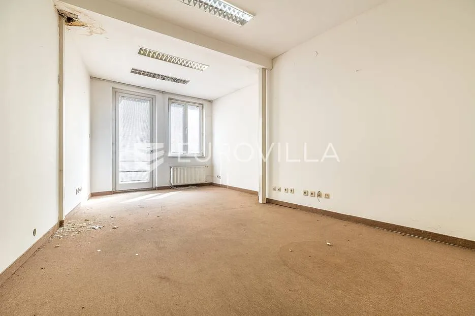 trg bana jelačića stambeni/poslovni prostor 196 m² podrum 40 m² - slika 5
