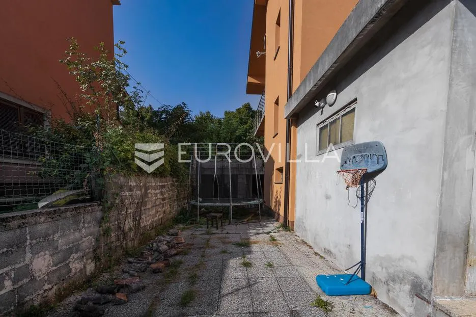 drenova, trosoban stan s dvije kupaonice, terasa i dio vrta, prizemlje obiteljske kuće, 72 m² - slika 13