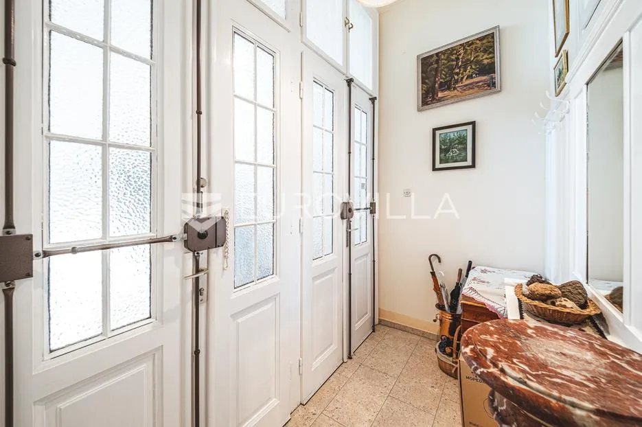 zagreb, kačićeva, odličan peterosoban stan 134,02 m², izvrsna lokacija - slika 12