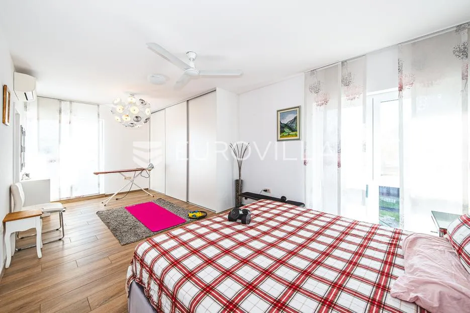samobor, prekrasna moderna kuća 301 m² - slika 24