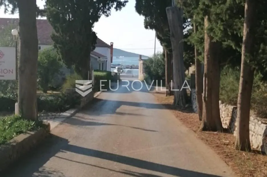 ugljan, muline, dvojna kuća s dva odvojena stana - slika 25