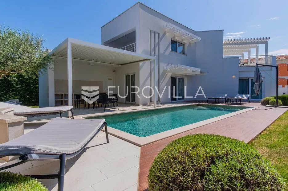 istra, funtana, moderna vila 179 m² s bazenom i privatnim parkingom - slika 9