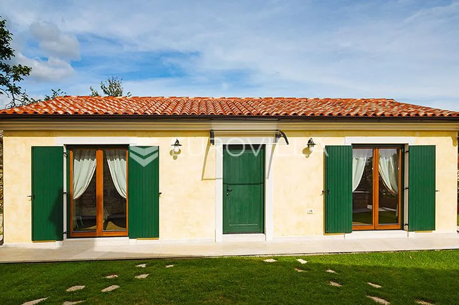 istra, poreč - elegantna kamena vila s bazenom, iznimno kvalitete gradnje - slika 8