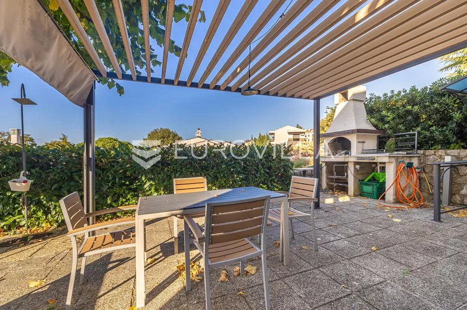 otok krk, njivice, prekrasna kuća 280 m² s pogledom na more i garažom - slika 27