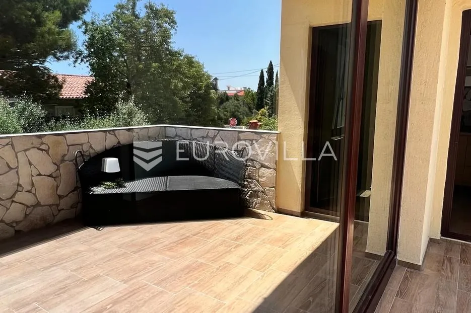 istra, premantura, kuća sa 6 apartmana, bazenom i saunom, pogled more - slika 5