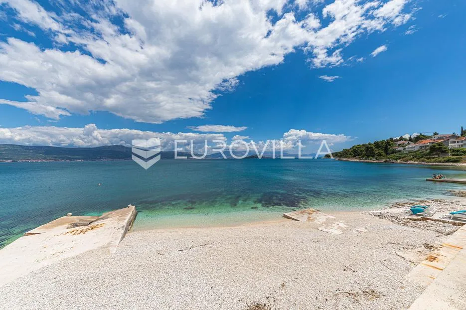 otok čiovo - prekrasna vila direktno na plaži - slika 3