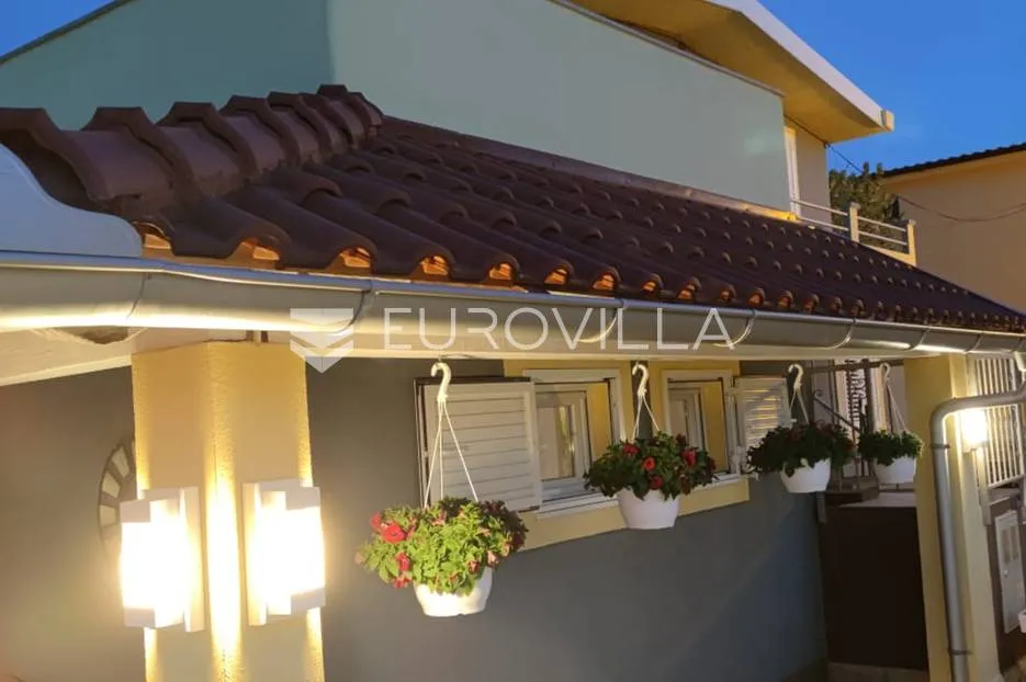 nin, ždrijac, prekrasna apartmanska vila, prvi red do mora - slika 25