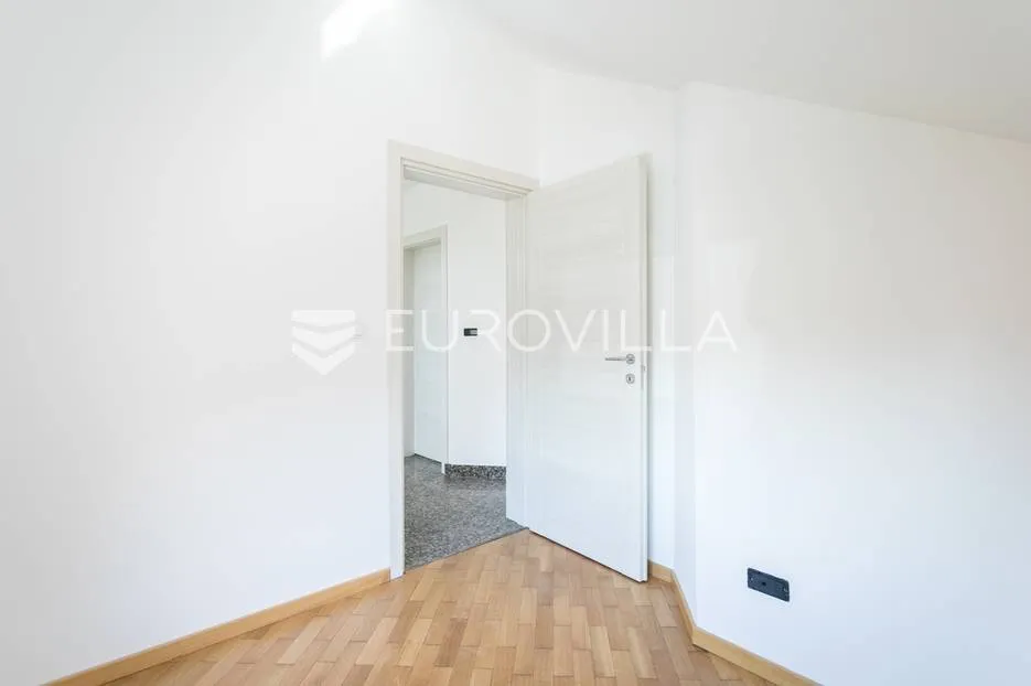 donje prekrižje, renovirana vila s bazenom i sjenicom u vrtu - slika 16