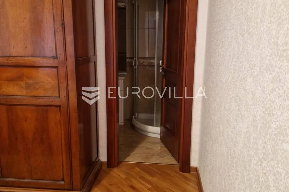 umag, vila prvi red do mora - slika 22