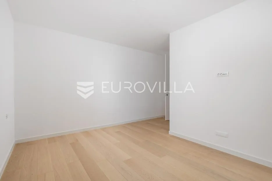 opatija, centar, trosoban stan u novogradnji s 2 terase nkp 134 m2 - slika 12