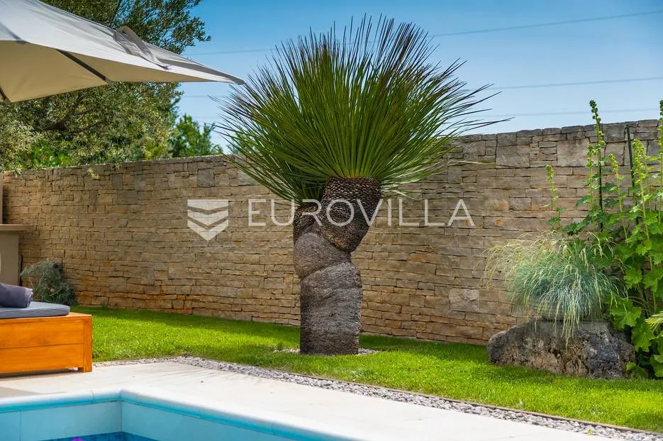 rovinj, rovinjsko selo, prekrasna villa s wellnessom i bazenom, 224 m² - slika 35