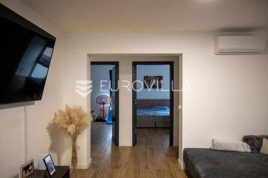osijek, cvjetno naselje, stan 120 m2, prvi kat s lođom 44 m2 - slika 12