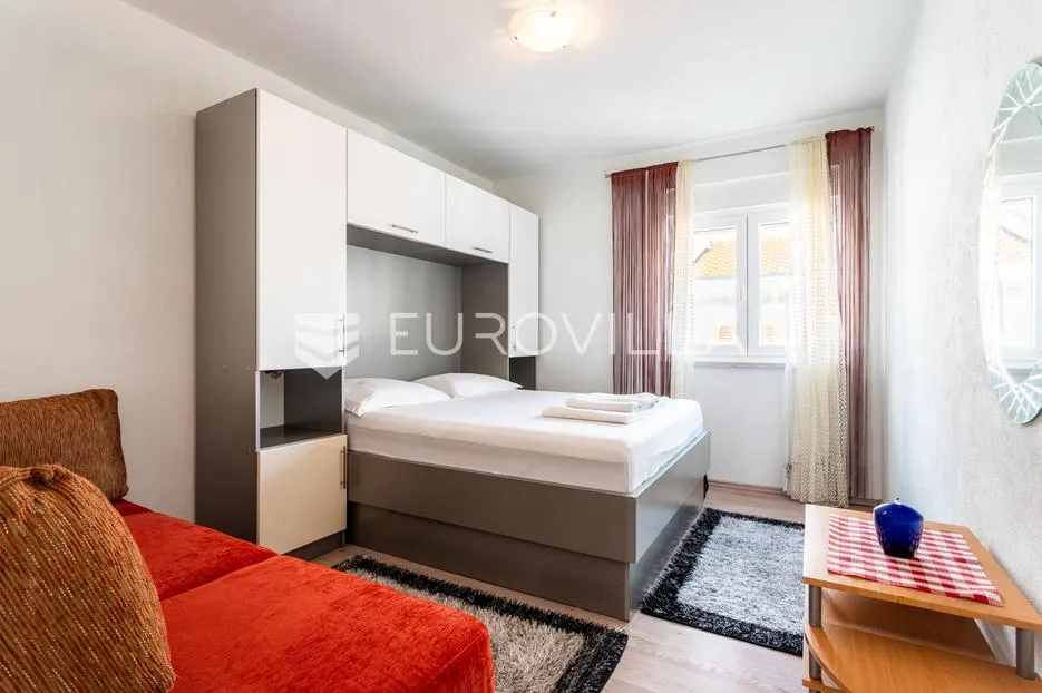 kaštel stari, dvosoban stan prvi red do mora od 15. rujna 2026. godine - slika 5