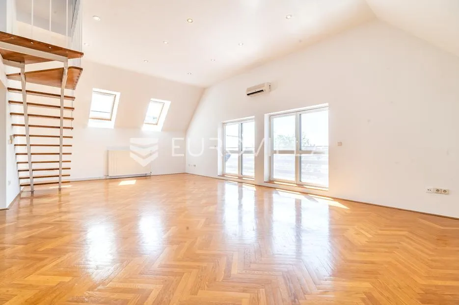 Zagreb, Pantovčak, Pavlinovićeva, dvoetažni peterosoban stan sa balkonom, 170 m²