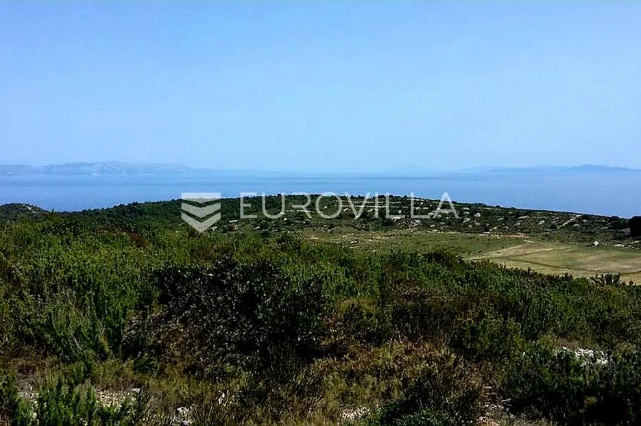 vis, kulor/smokova, atraktivno zemljište površine 23453 m2 sa pogledom na more - slika 2