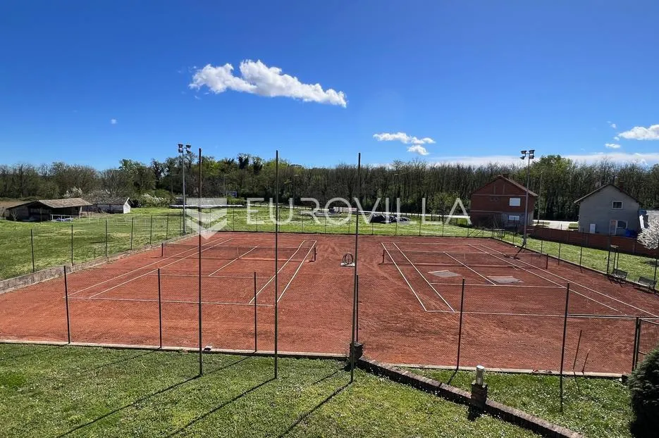 vukovar, mitnica, poslovni kompleks sa dva teniska terena, 3929 m². - slika 7