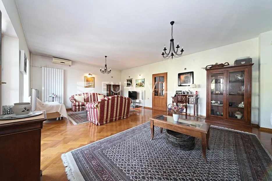 osijek, donji grad, prodaje se prostrana rustikalna vila površine 403 m² - slika 24