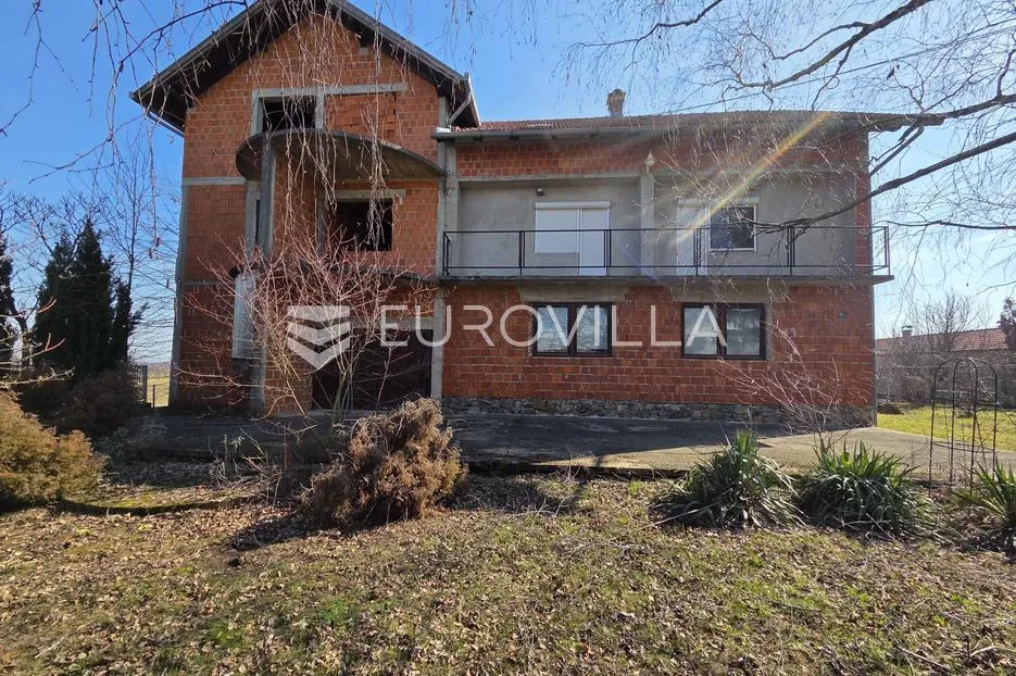 Orahovica, stambeno, poslovna nekretnina, 198 m²