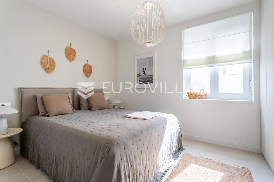 rogoznica, ražanj, prekrasna kuća s bazenom i pogledom na more, 390,51 m² - slika 12