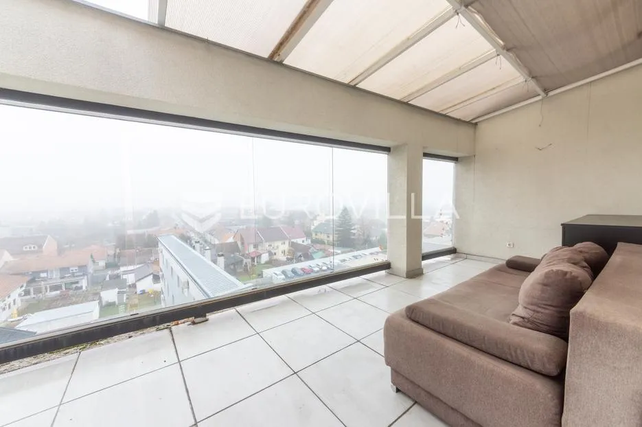 Osijek, Novi grad, 4 sobe Penthouse 166 m² s garažom i liftom (moguće poslovni)