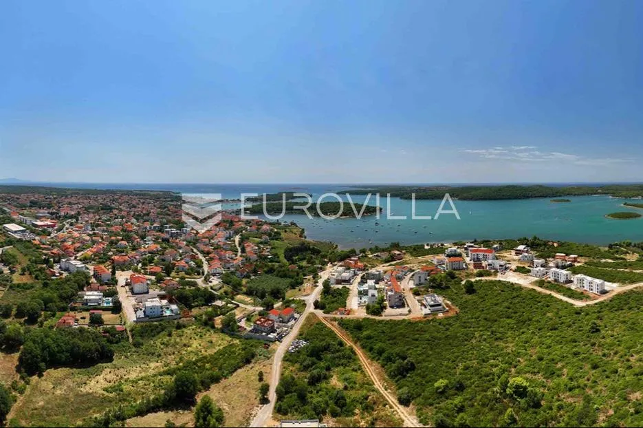 Istra, Medulin, 2348 m2 građevinskog zemljišta na TOP lokaciji