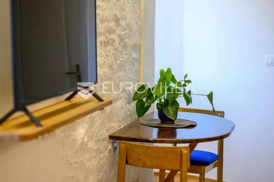 šibenik, stara gradska jezgra, renoviran stan sa 3 stambene jedinice - slika 12