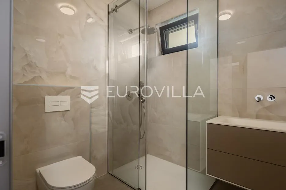 istra, pomer, unikatna, moderna villa 20 m od mora 417 m² - slika 69